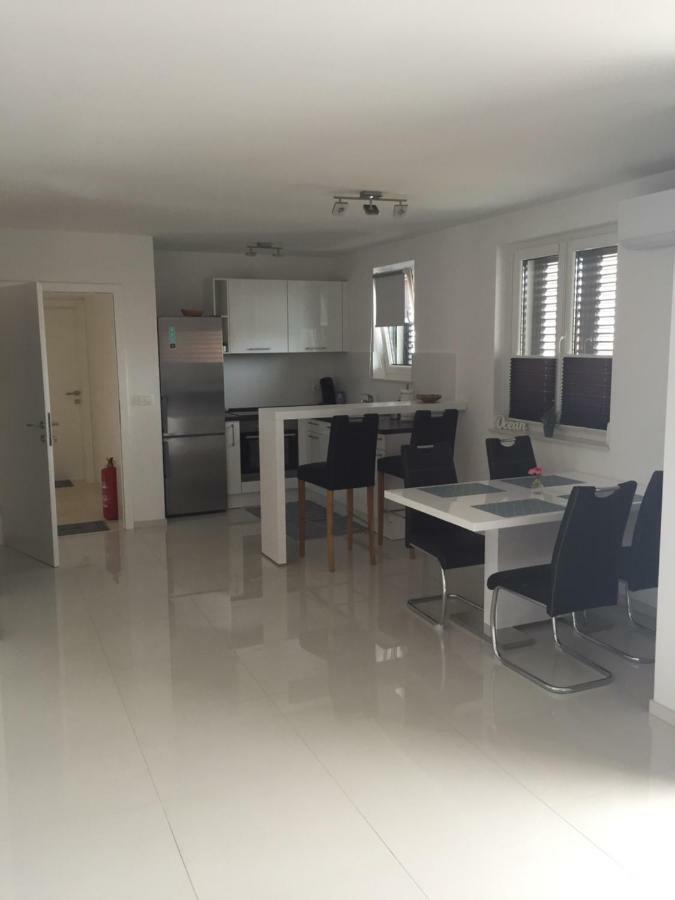 Breitling Apartments With Pool บีโอกราดนาโมรู ภายนอก รูปภาพ